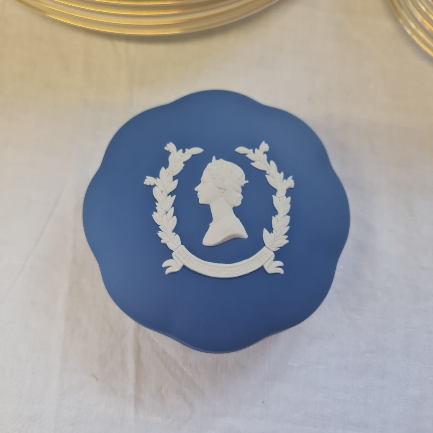 Wedgwood Royal Blue Jasperware Queen Elizabeth 2nd Silver Jubilee Scollop-edged Candy Box