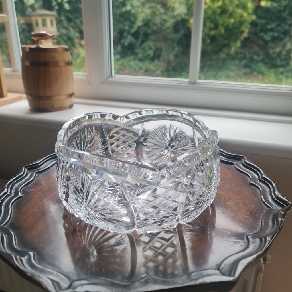 Stunning vintage heavy handcut crystal bowl with starburst design