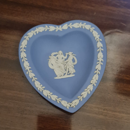 Wedgwood jasperware heart shape dish 020