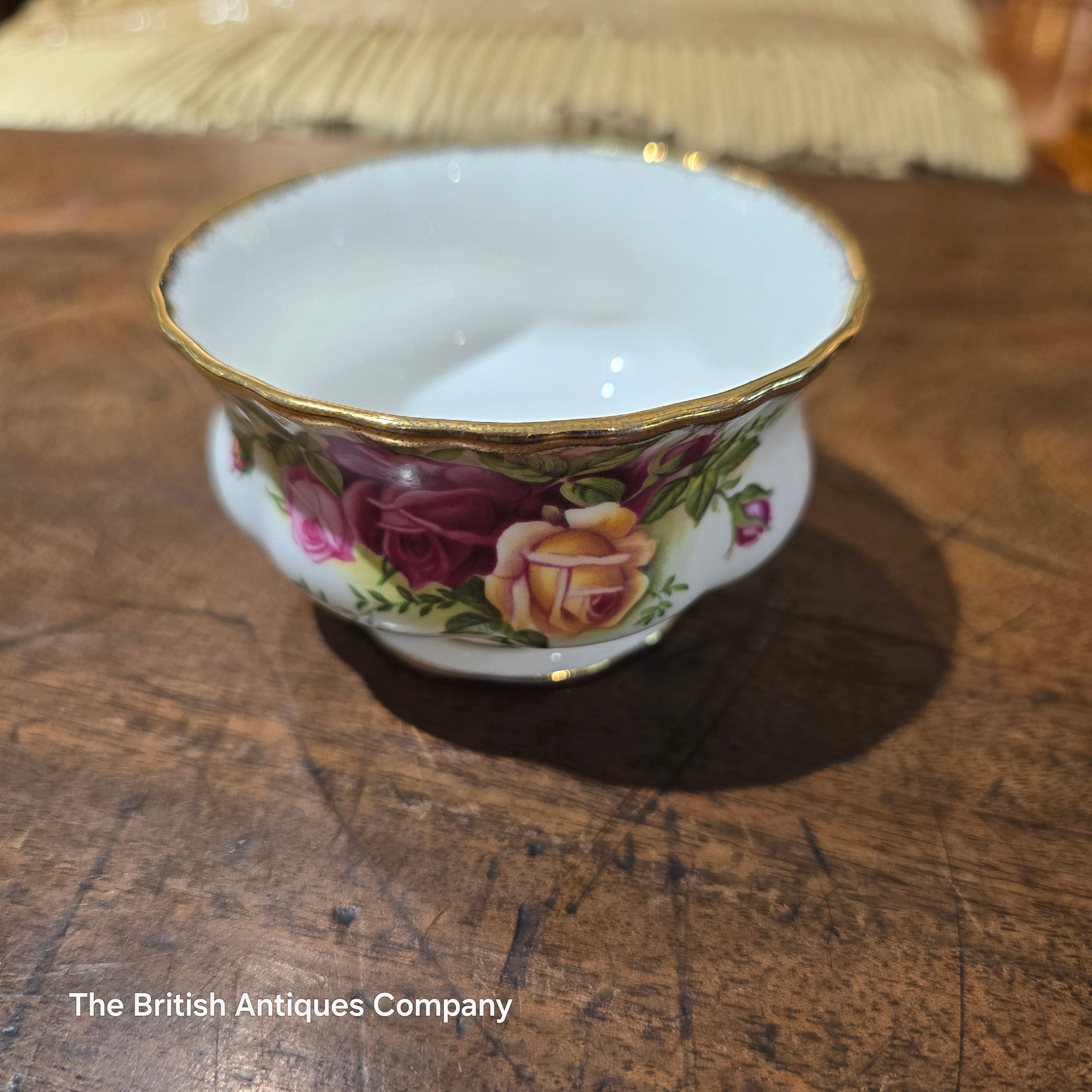 Royal Albert - Old Country Roses Dinnerware
