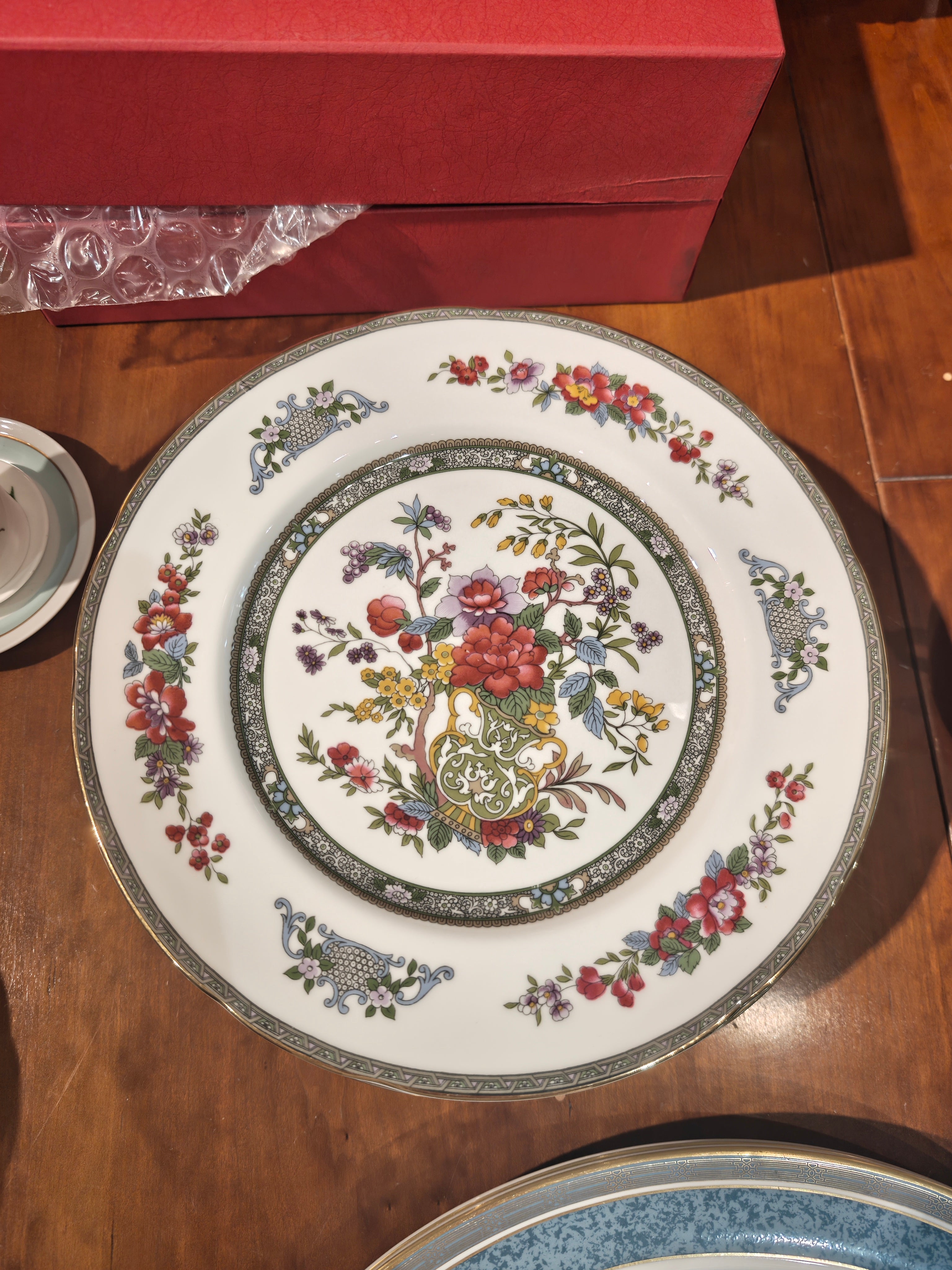 Paragon Indian tree Fine Bone China dinning set