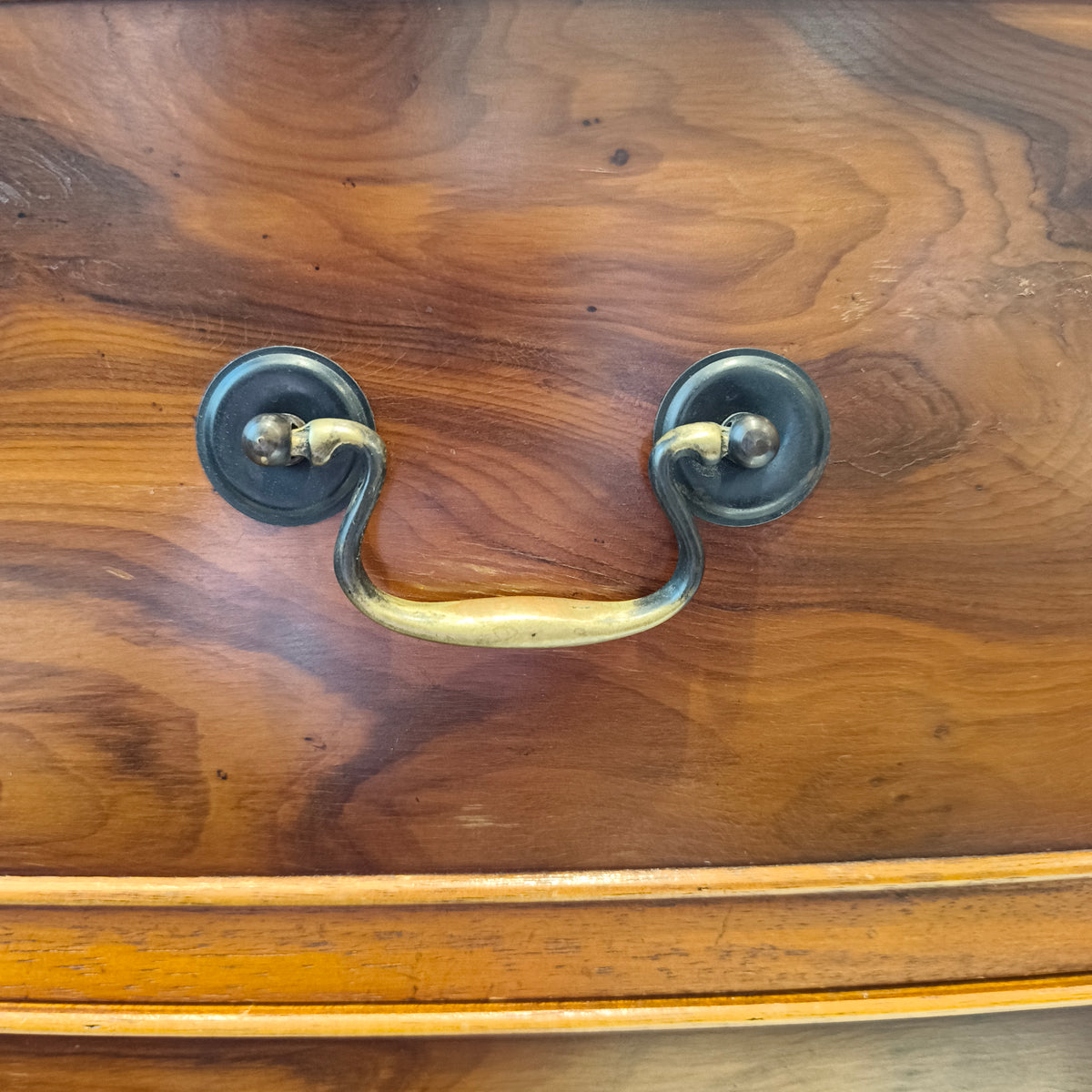 Vintage Chest of Drawers in Walnut Veneer