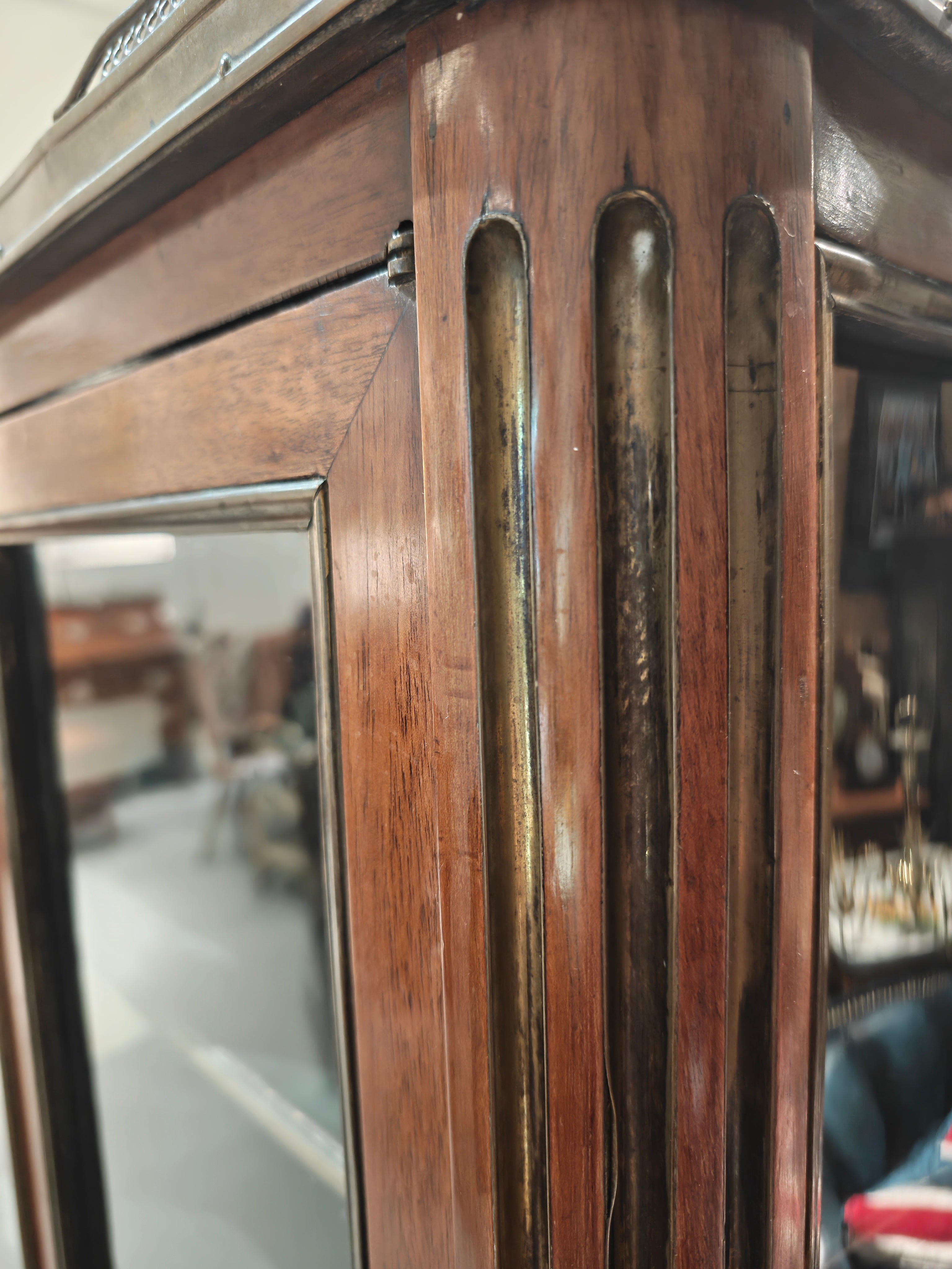19th century French Louis XVI style Mahogany Display cabinet