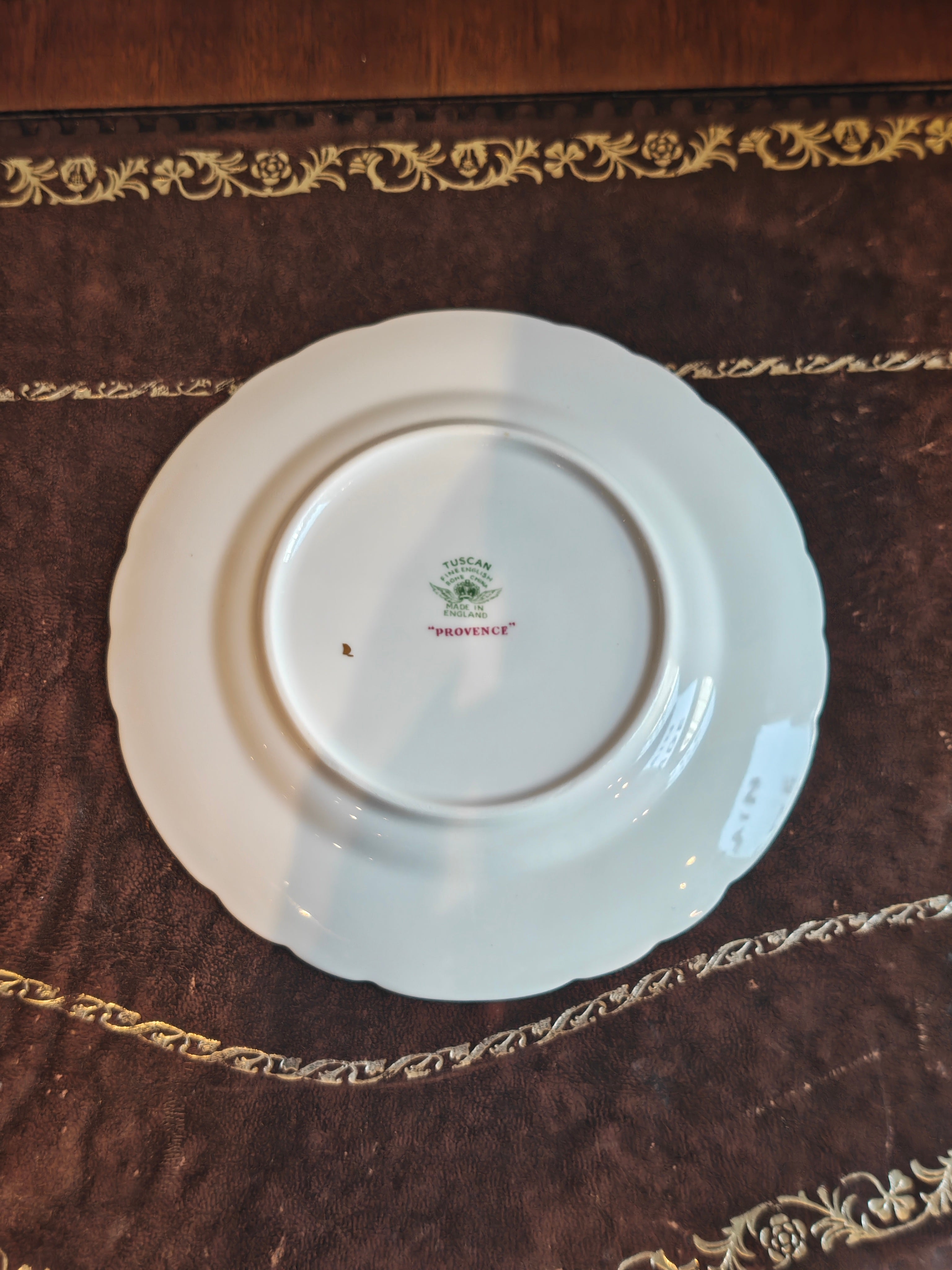 Tuscan cake plate