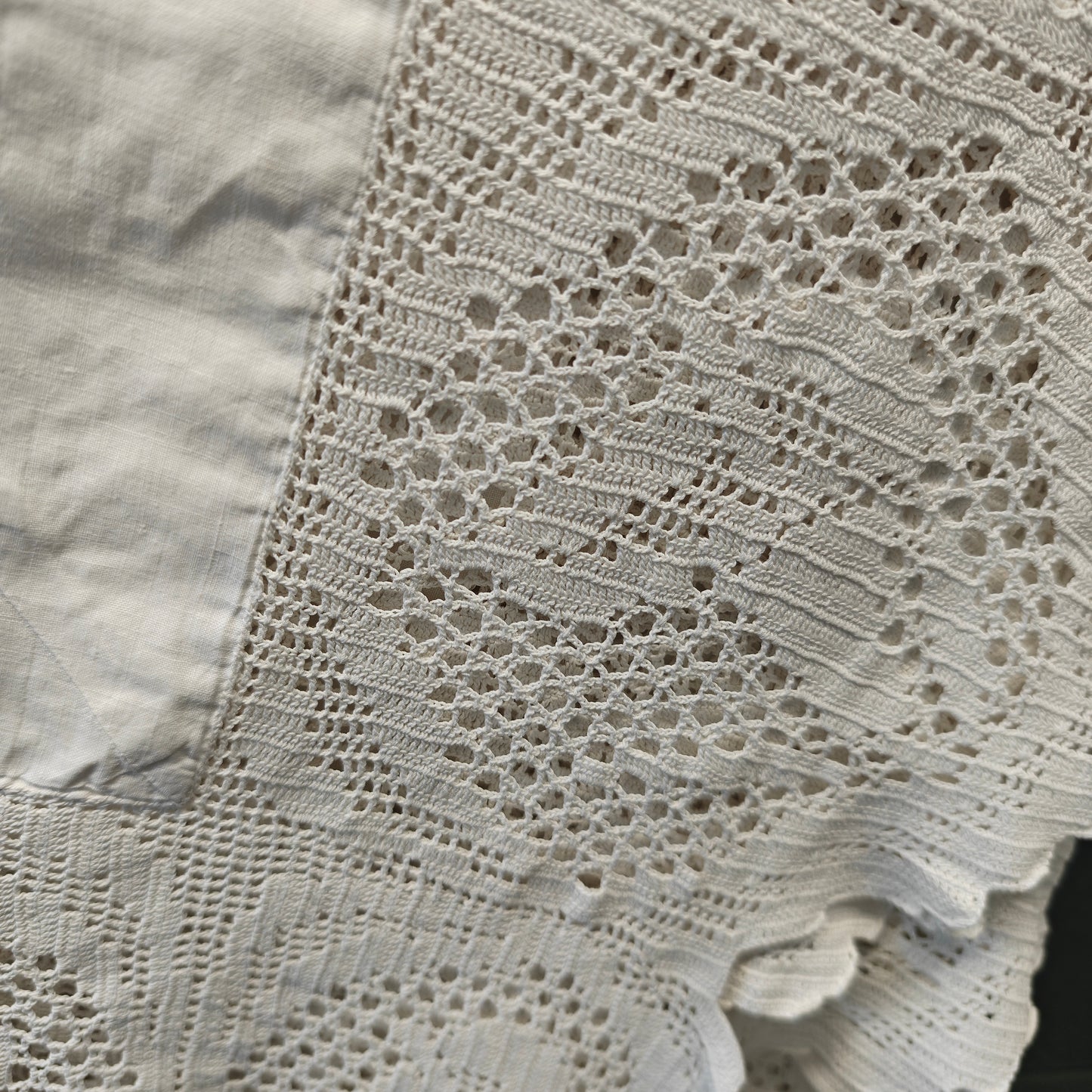 Vintage square linen table cloth with hand crochet edge 150 x150 cm