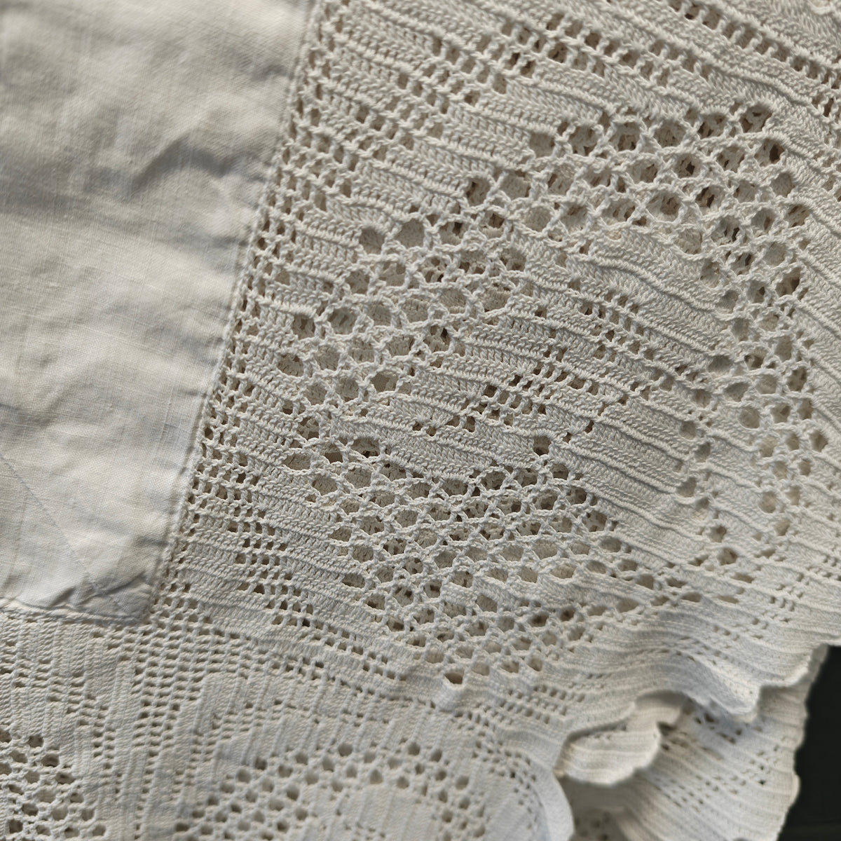 Vintage square linen table cloth with hand crochet edge 150 x150 cm