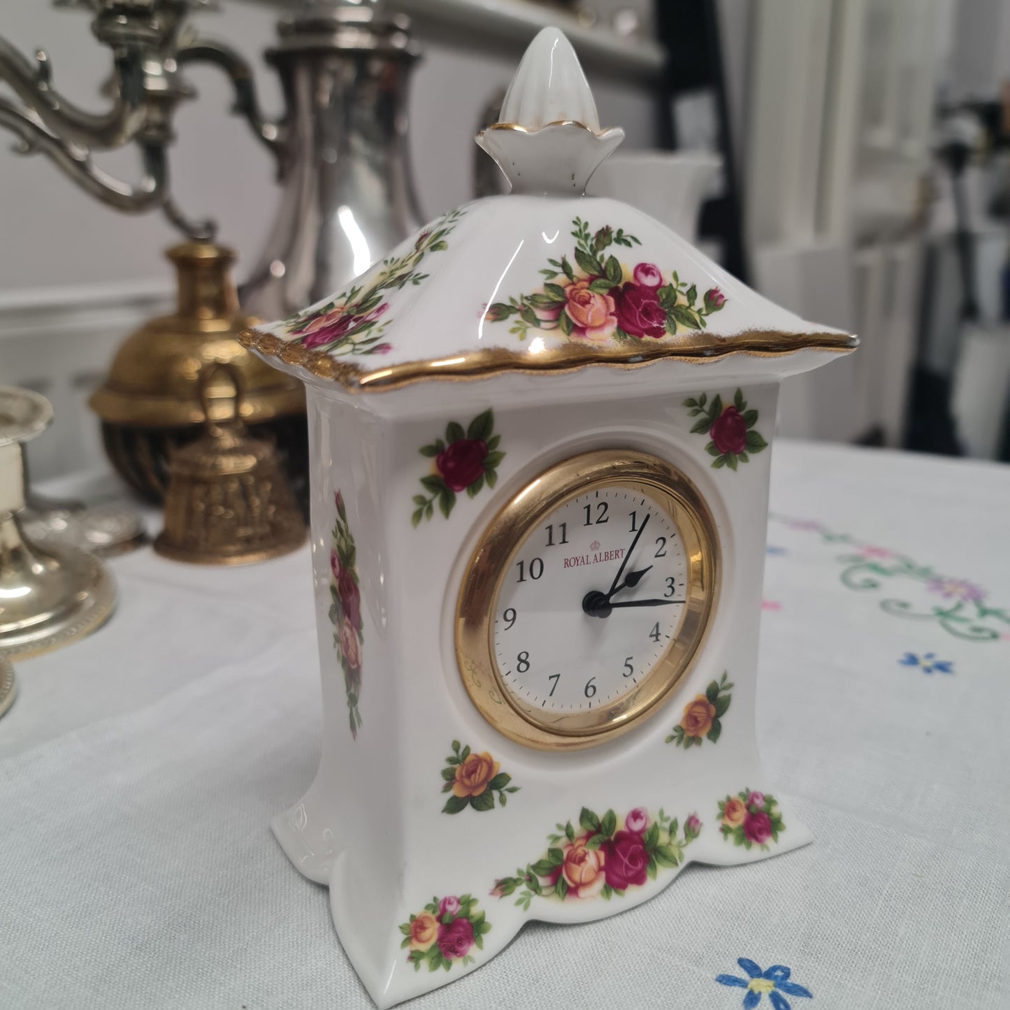 Royal Albert old country rose table clock