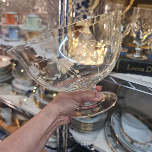 Lovely vintage crystal bowl with hand etching flora