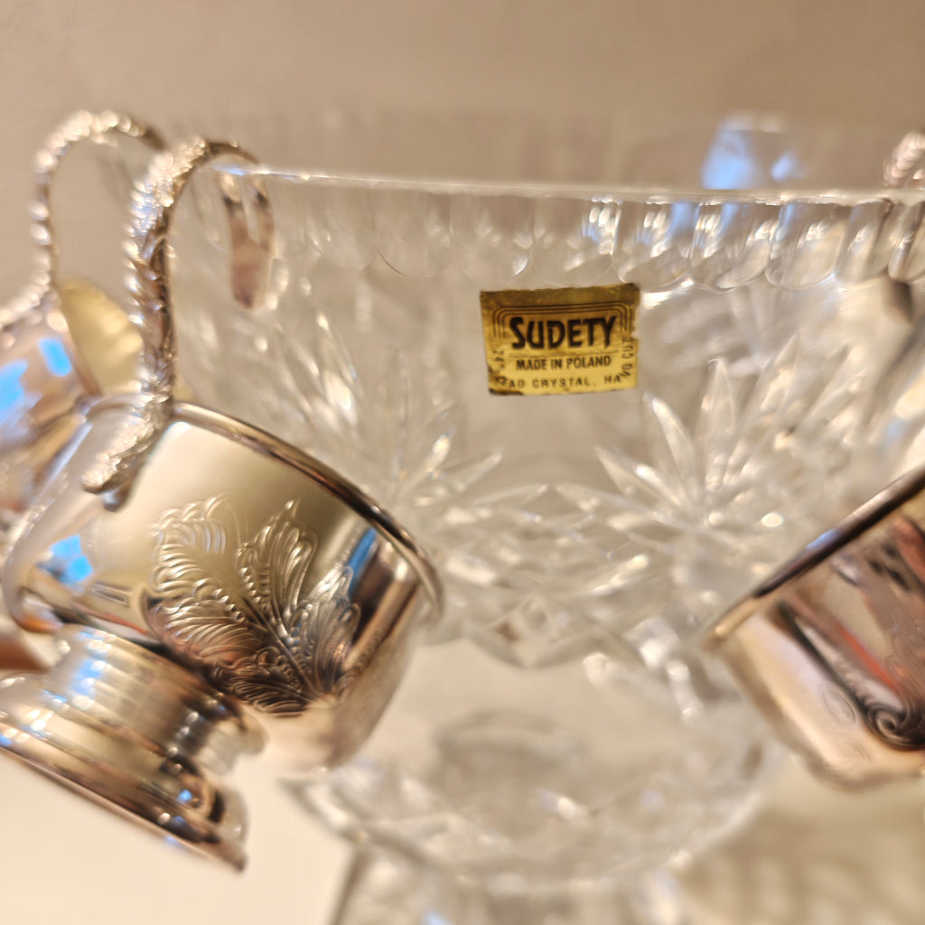 Gorgeous Vintage high quality hand cut crystal with 4 x silver plated cups