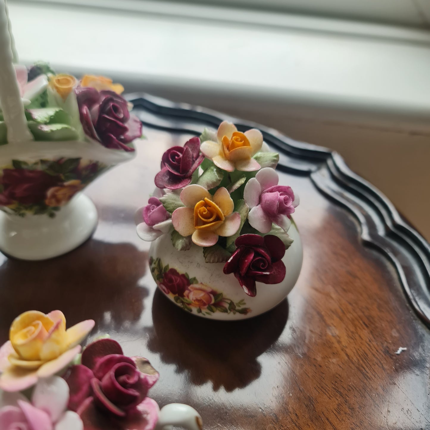 4 x pieces of rare Royal Albert and Royal Doulton floral trinket.