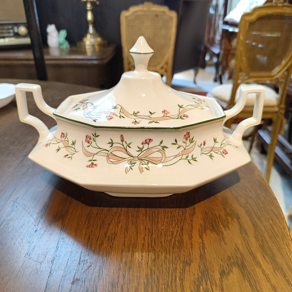 Johnson Brothers Eternal Beau Vintage Dinnerware Collection