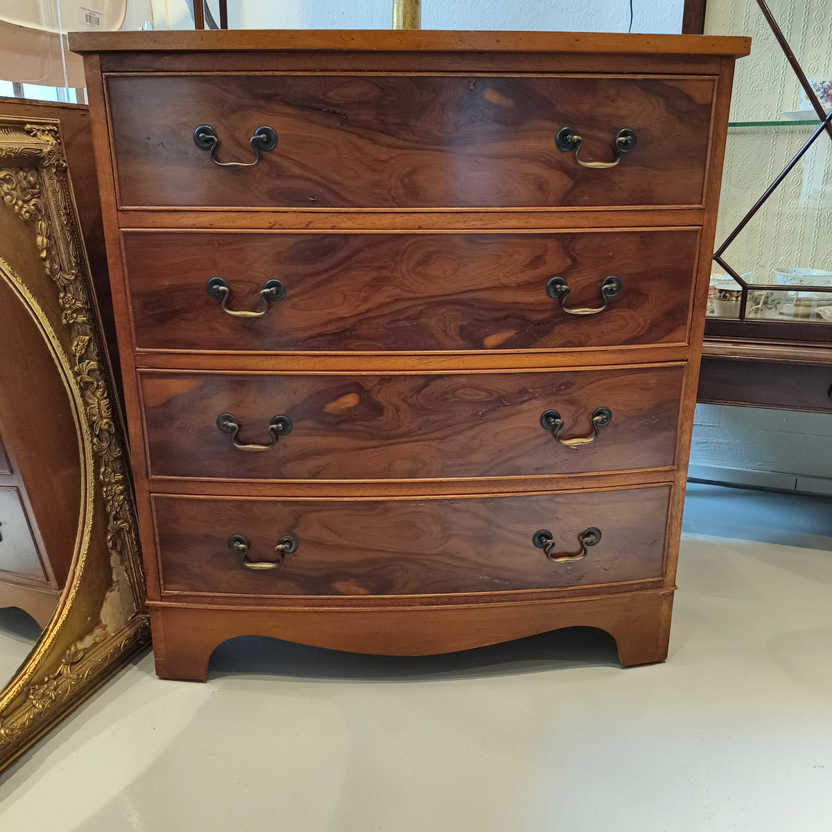 Vintage Chest of Drawers in Walnut Veneer
