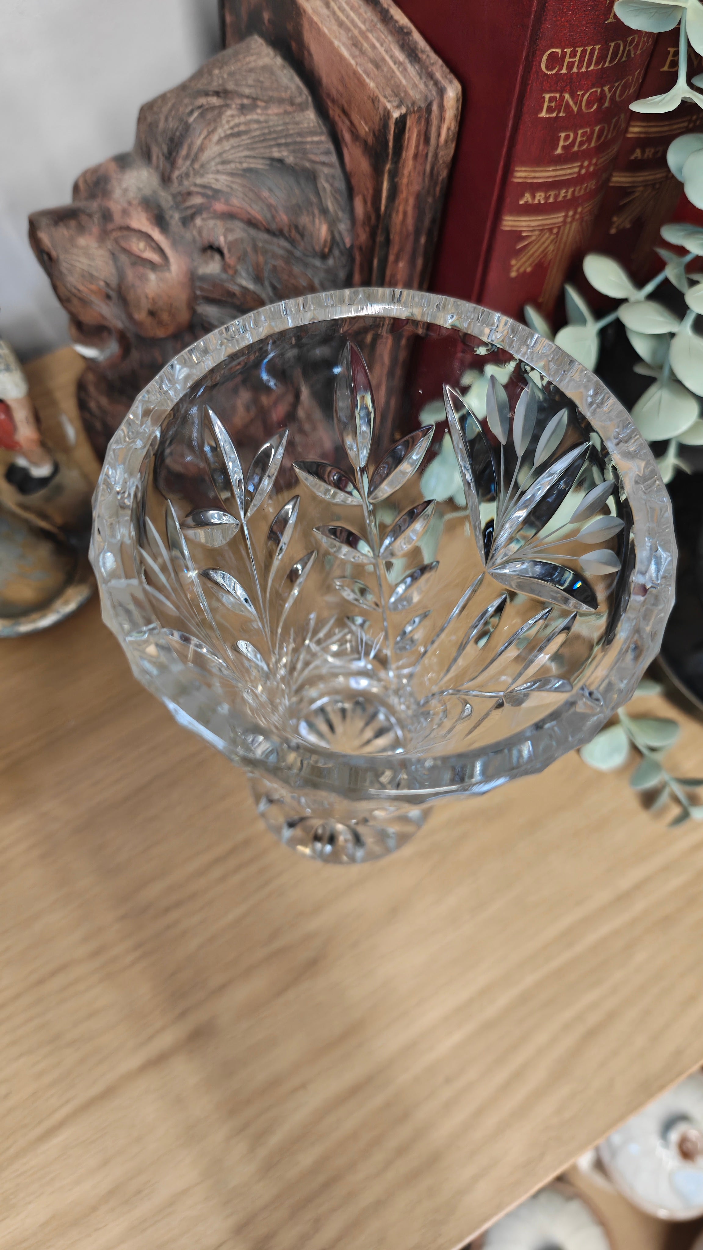 Beautiful vintage crystal vase 19 x 12 cm