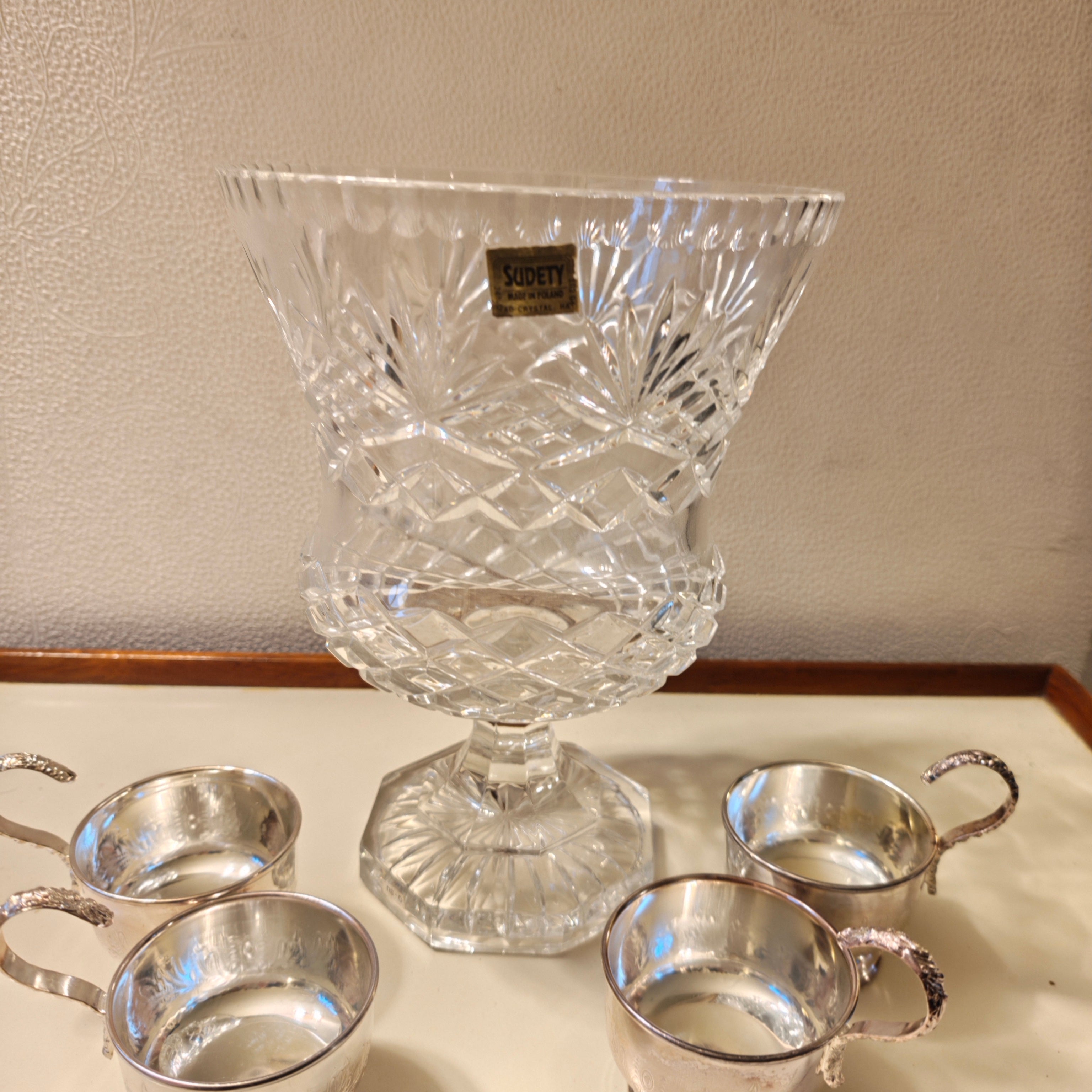 Gorgeous Vintage high quality hand cut crystal with 4 x silver plated cups
