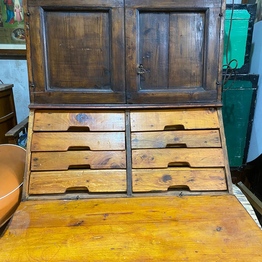 New Arrival ! Amazing 1890 Georgian oak Wall Hanging Cabinet
