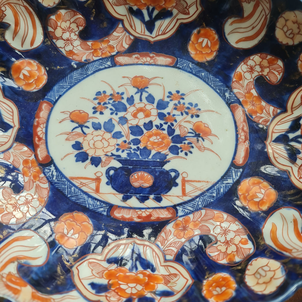 19th century Japanese handpainted imari bowl