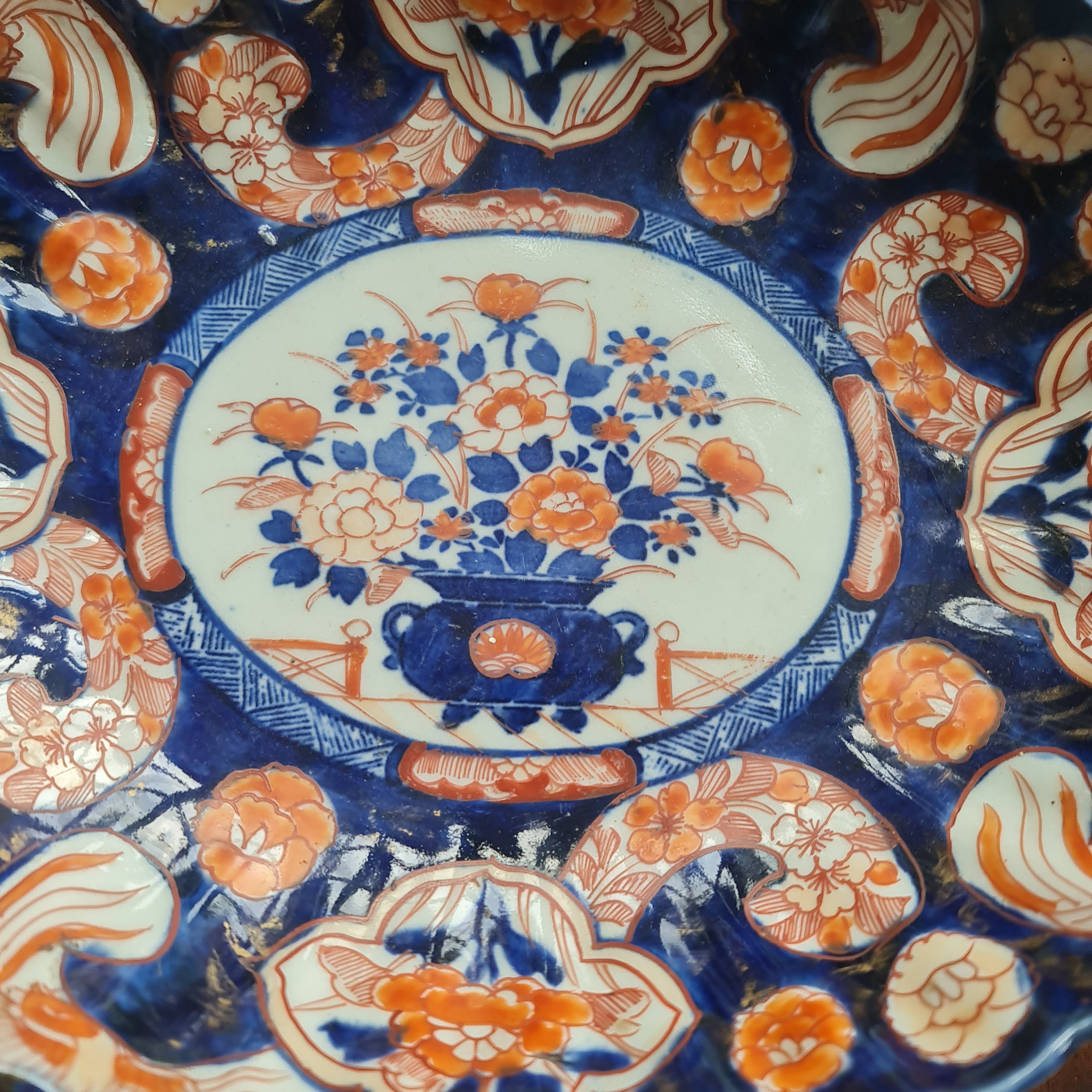 19th century Japanese handpainted imari bowl