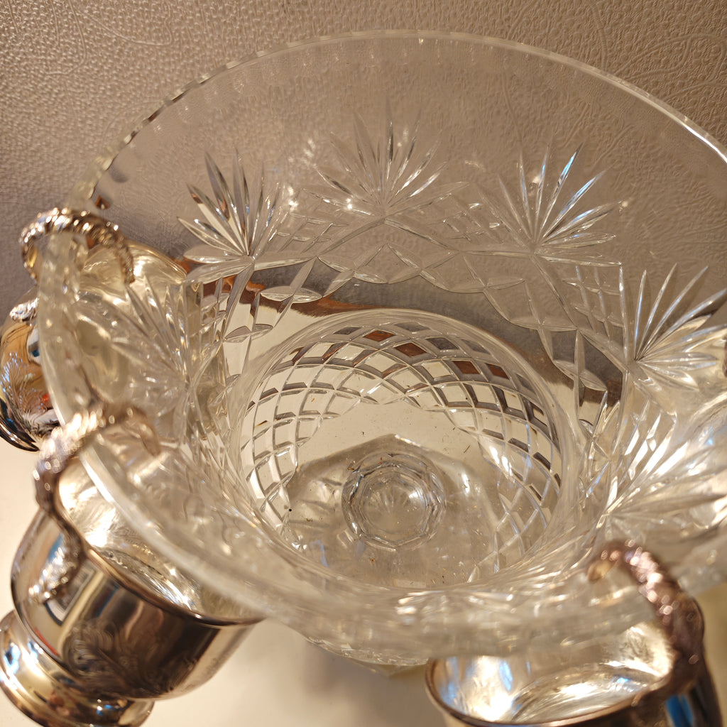 Gorgeous Vintage high quality hand cut crystal with 4 x silver plated cups