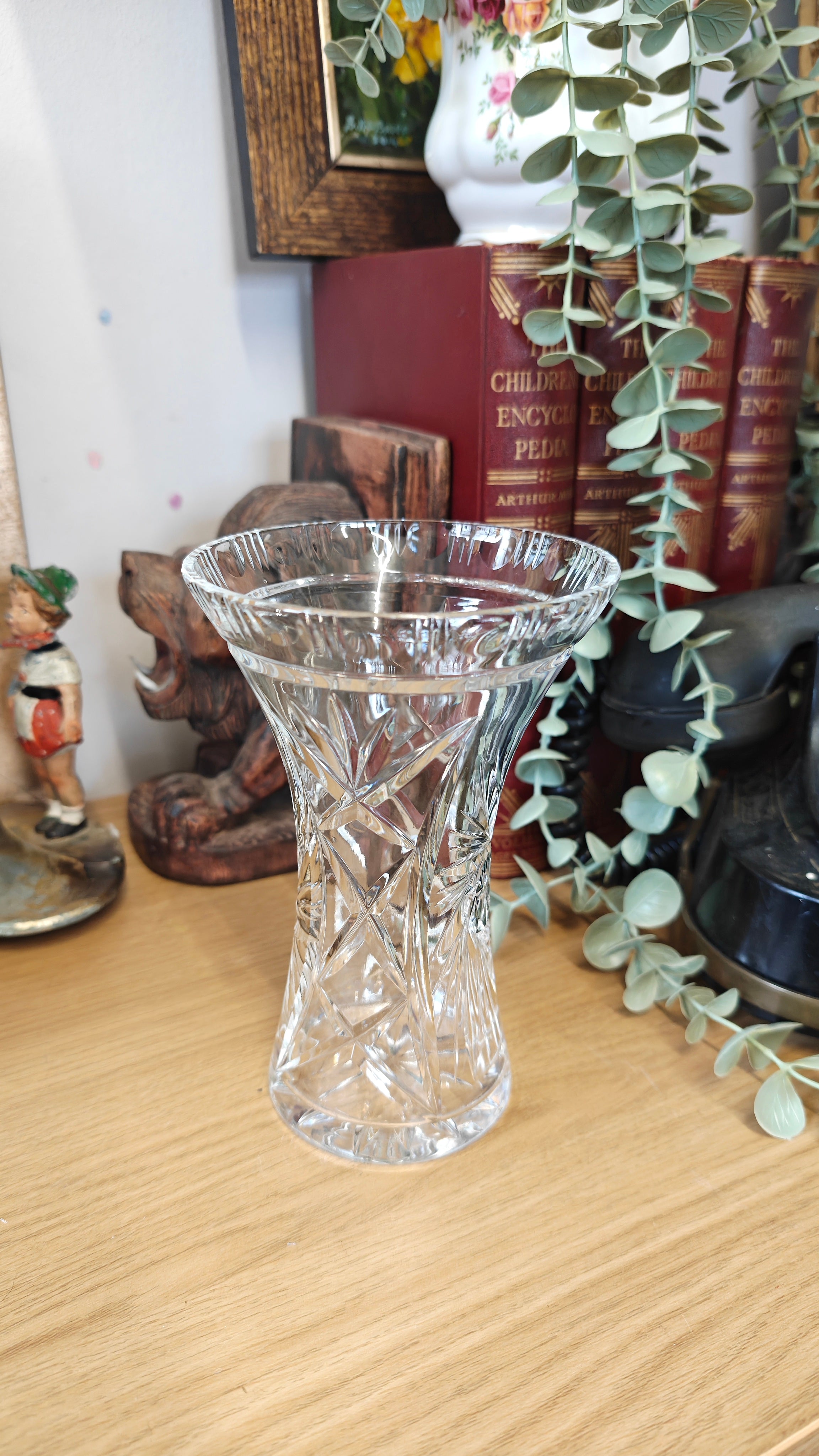 Gorgeous Waterford crystal vase -h 17 cm x W 11 cm