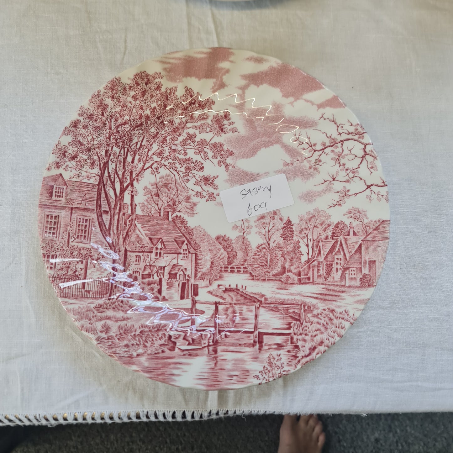 Assorted cranberry dinner plate