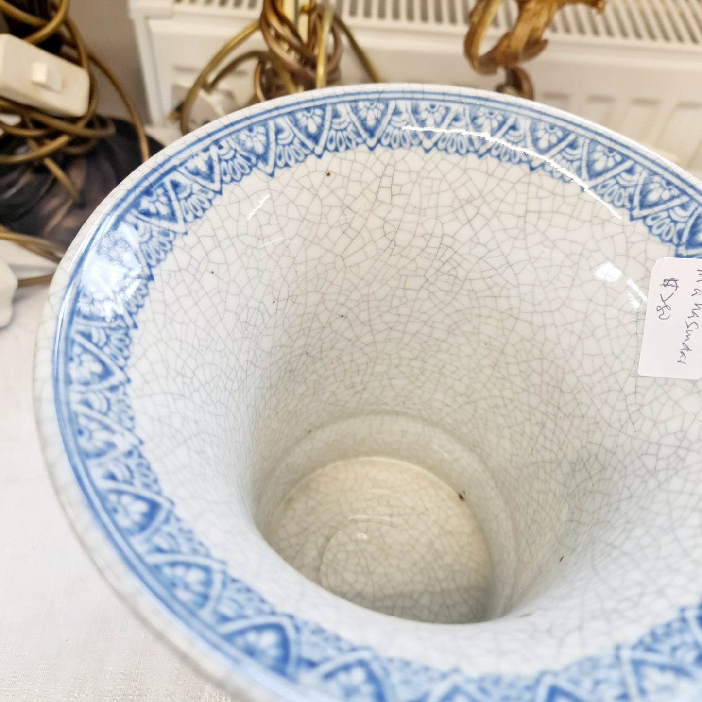 Lovely vintage cracker design hand painted big vase