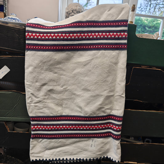 Gorgeous vintage  hand stitch cotton linen table cloth 212 x 150cm