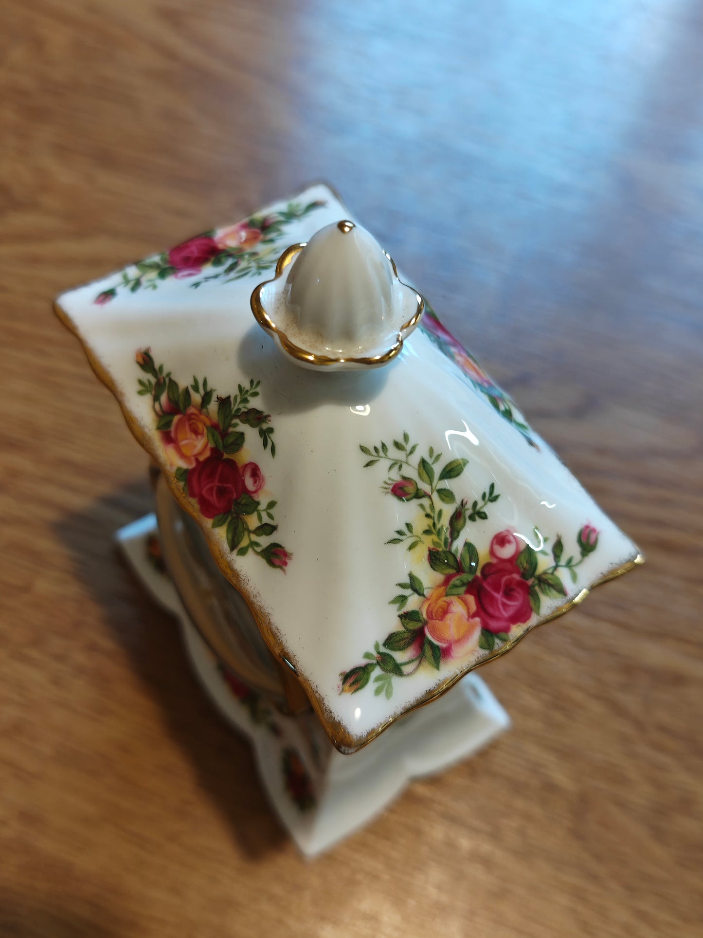 Rare Royal Albert Old Country Rose table clock  -1962 version made in England