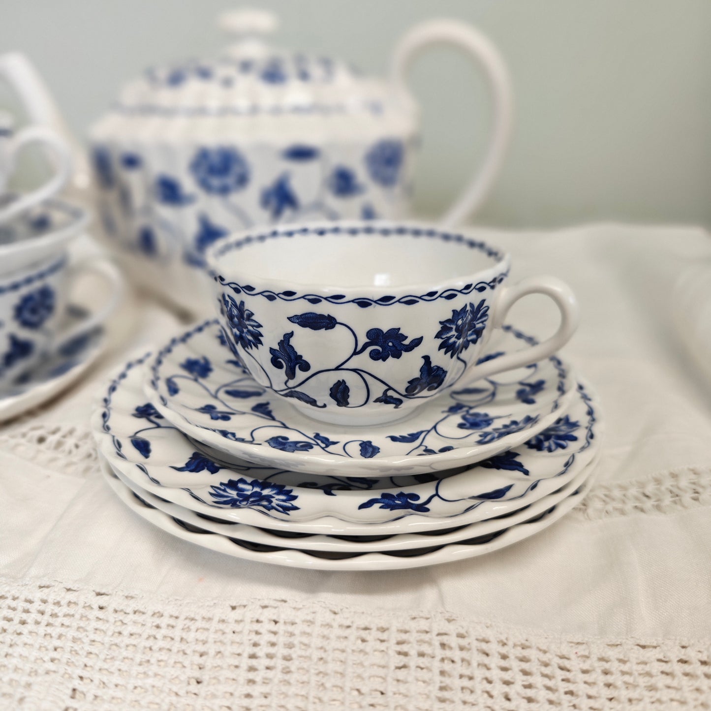 Gorgeous vintage blue and white tea set + Tea pot