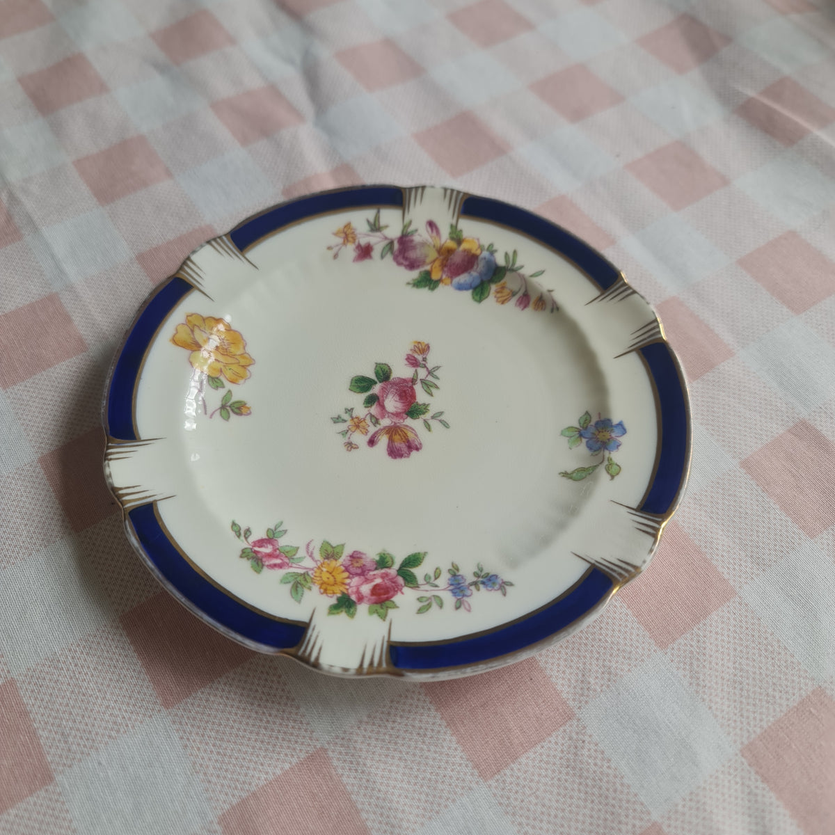 Vintage Crescent fine bone china desert plate