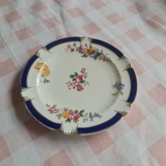 Vintage Crescent fine bone china desert plate