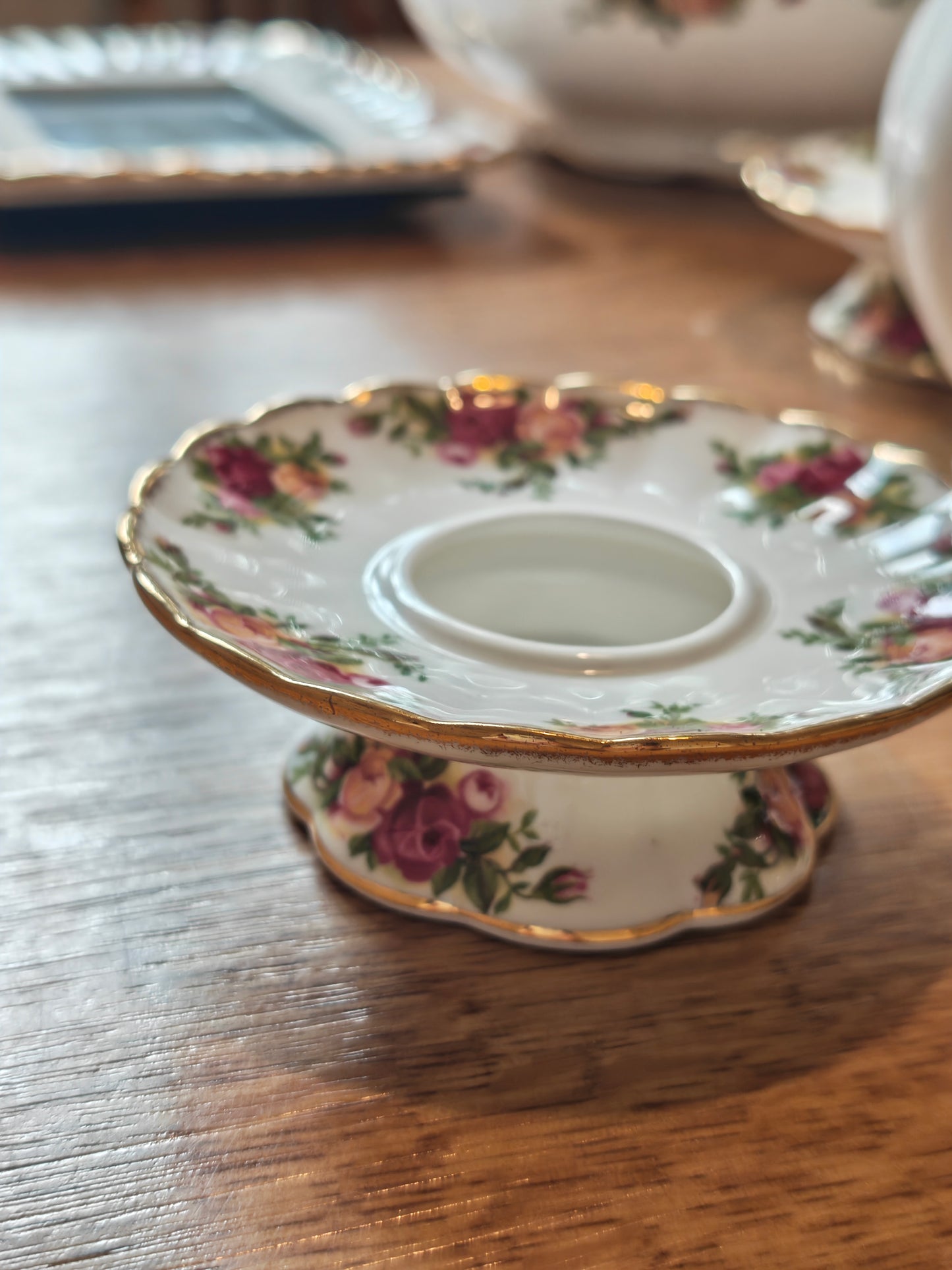 Rare Royal Albert Old Country Rose candle holder -1962 version made in England -L10 x H3 cm