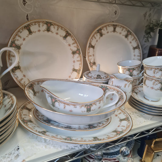 HIGH quality Noritake Dinner set