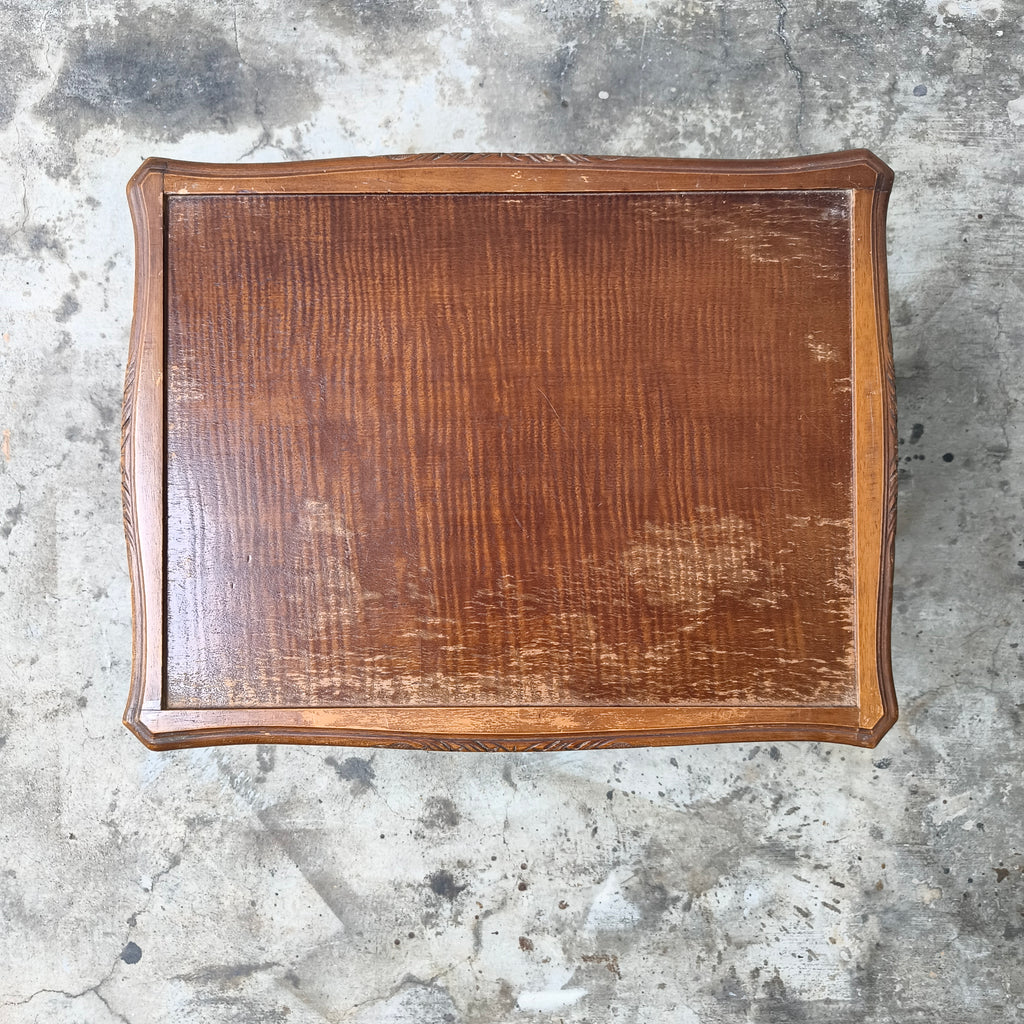 Vintage Queen Anne Revival Hand-Carved Mahogany Nesting Tables