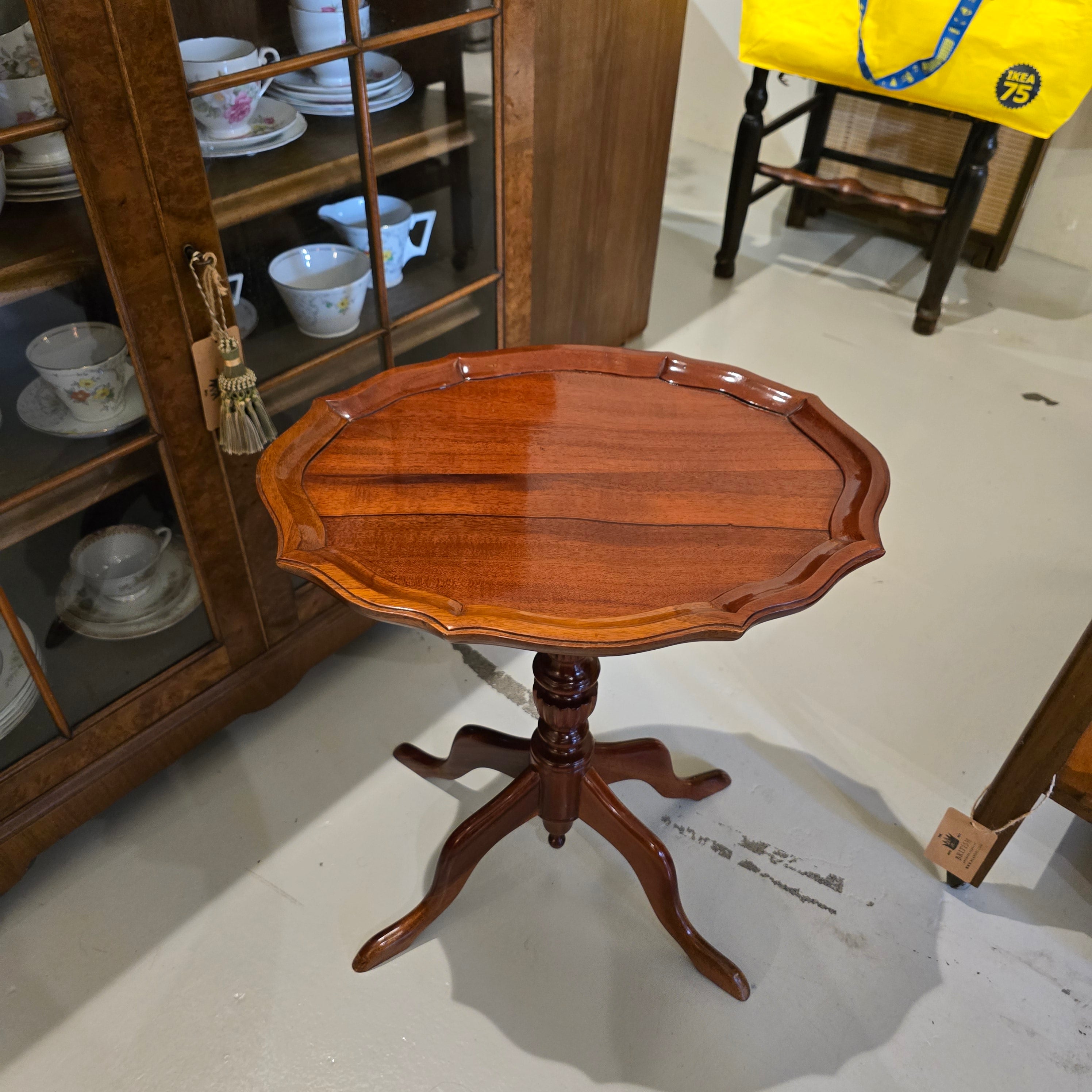 Vintange Mahogany Side Table Oval Shape