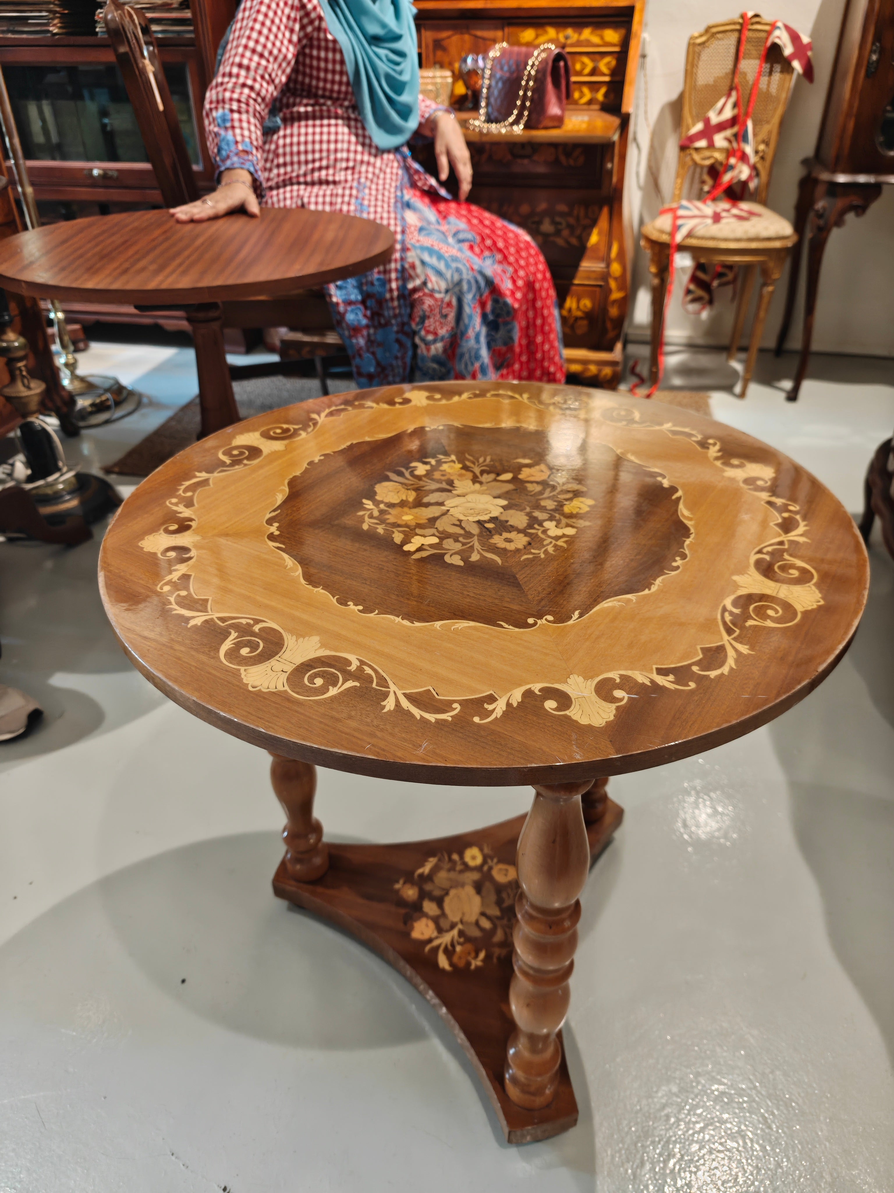 Gorgeous inlaid table