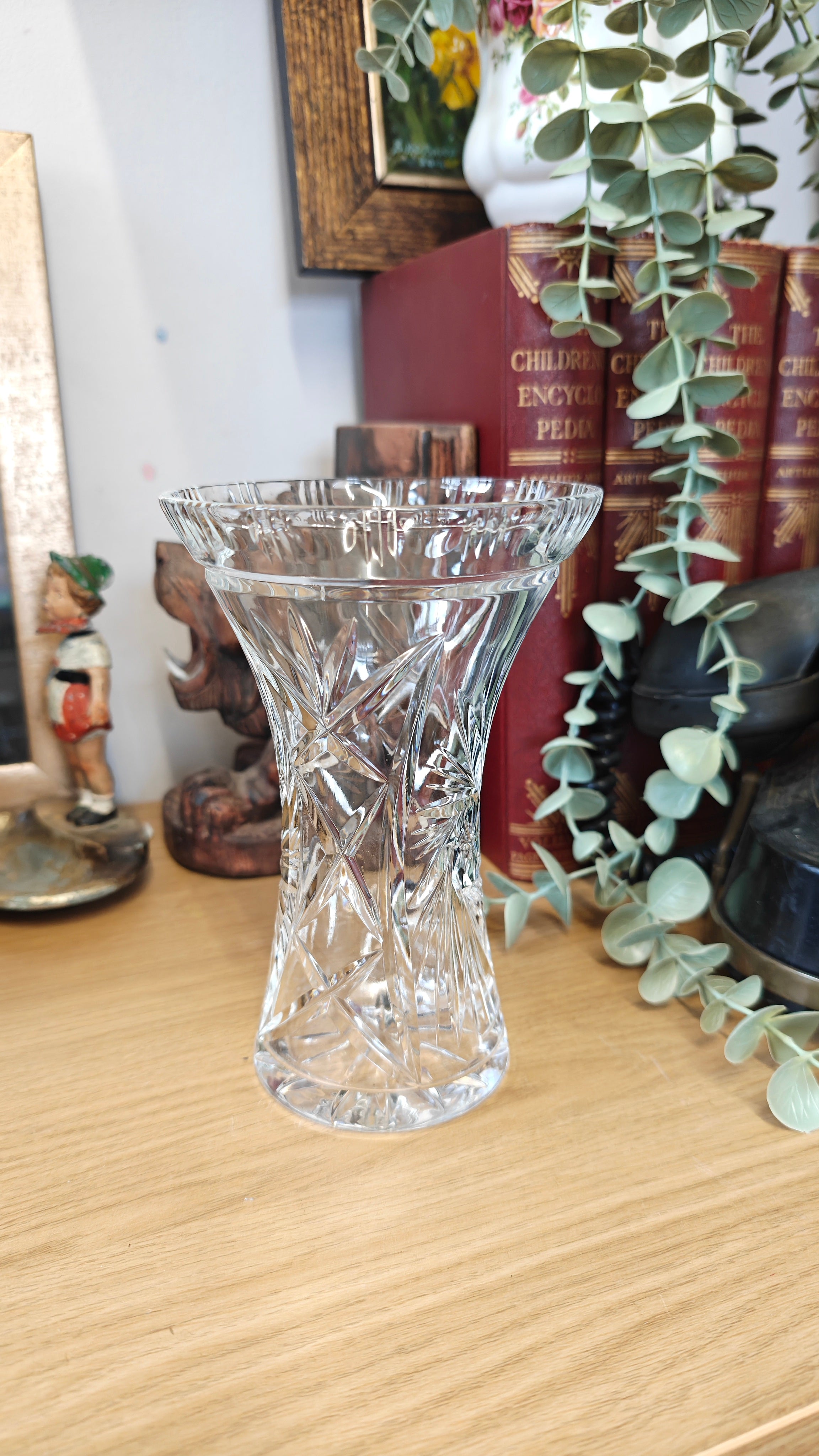 Gorgeous Waterford crystal vase -h 17 cm x W 11 cm