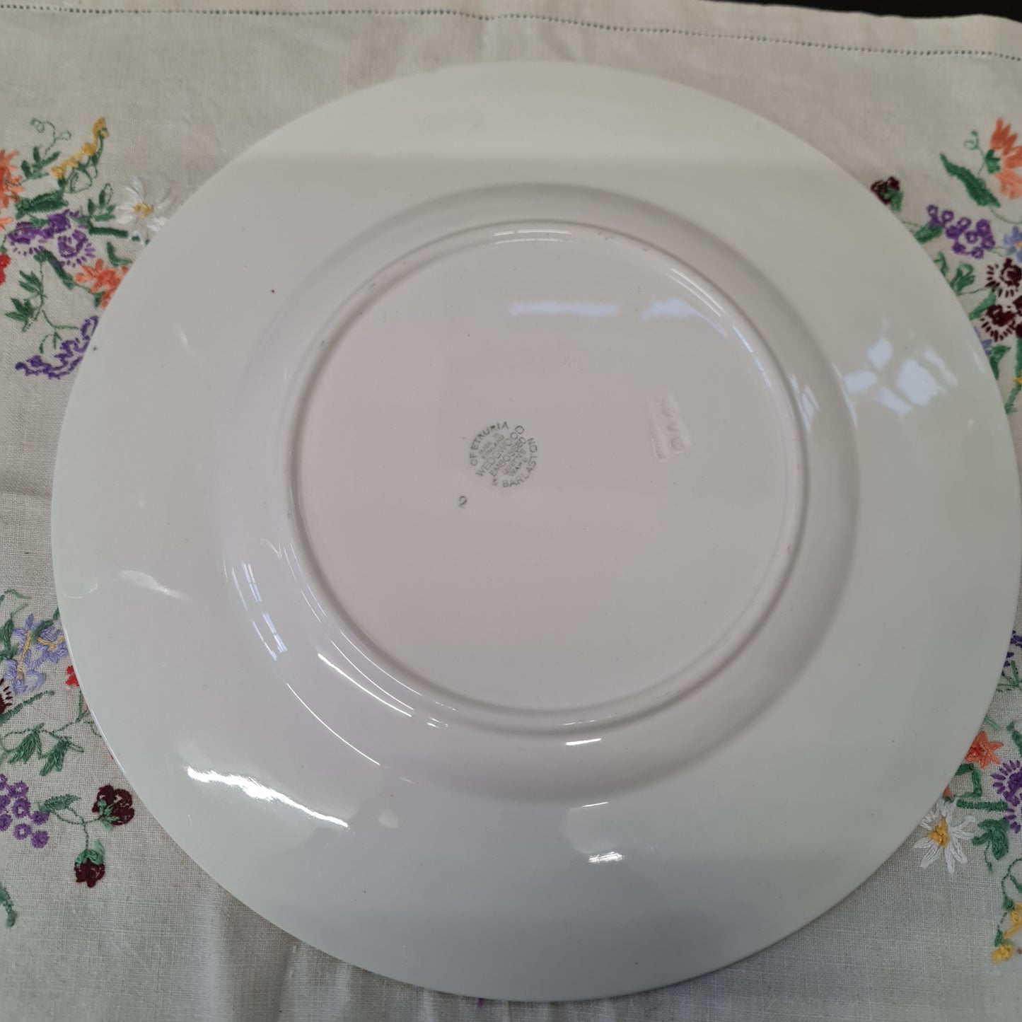 Wedgwood  queenware 27 cm big  plate