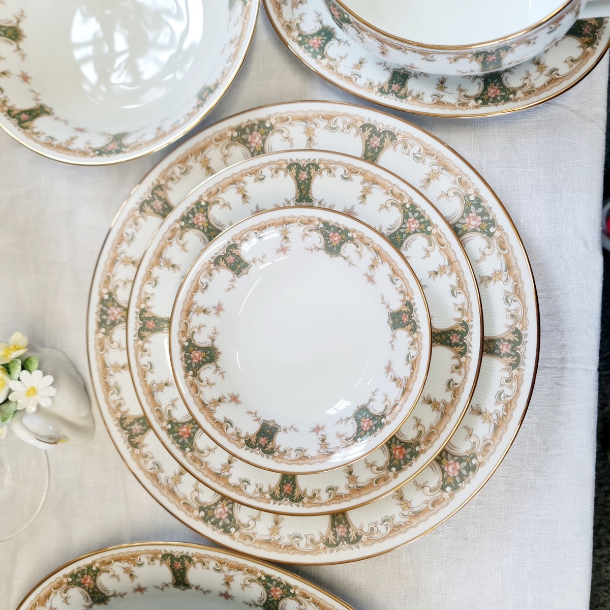 HIGH quality Noritake Dinner set