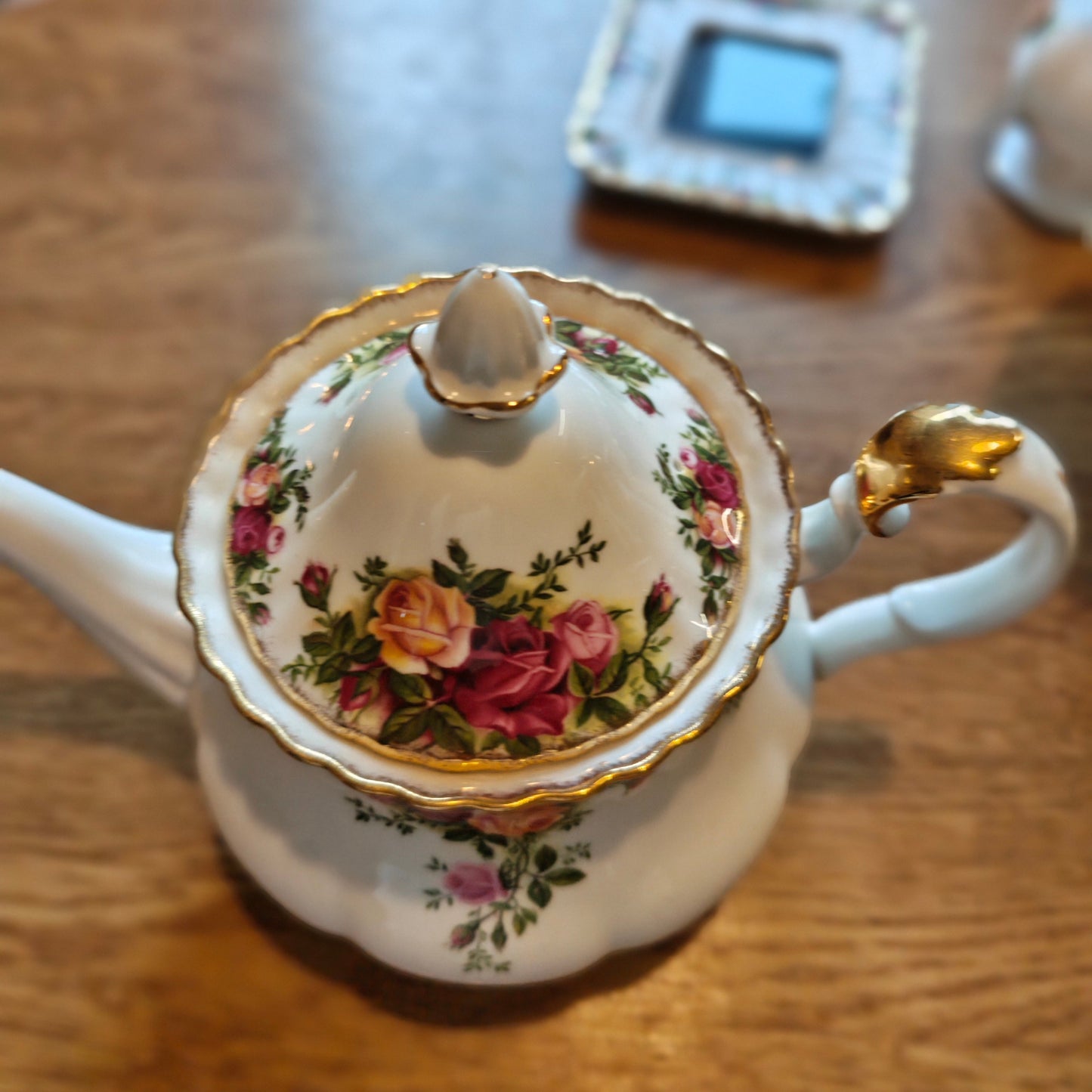 Royal Albert Old Country Rose Big Teapot -1962 version made in England
