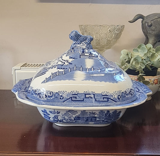 19th century Willow Square Lidded Serving Dish / Tureen