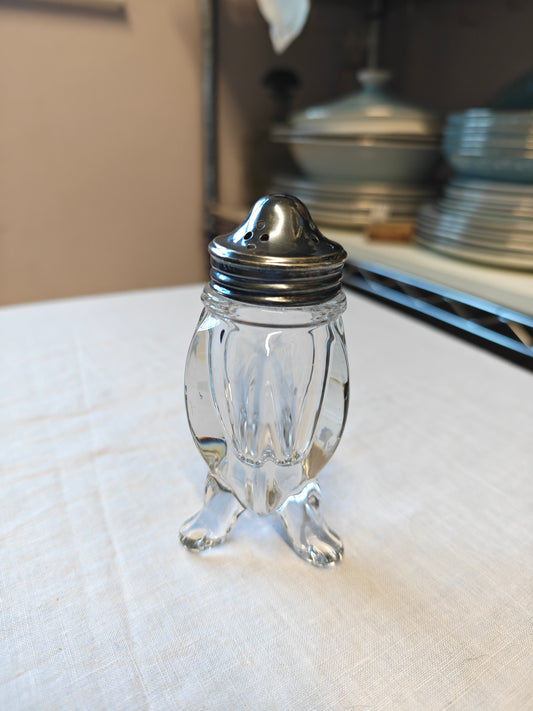 Antique George VI silver plated-topped glass sugar or flour caster. This type of item is a small container with a perforated lid used for sprinkling sugar or flour