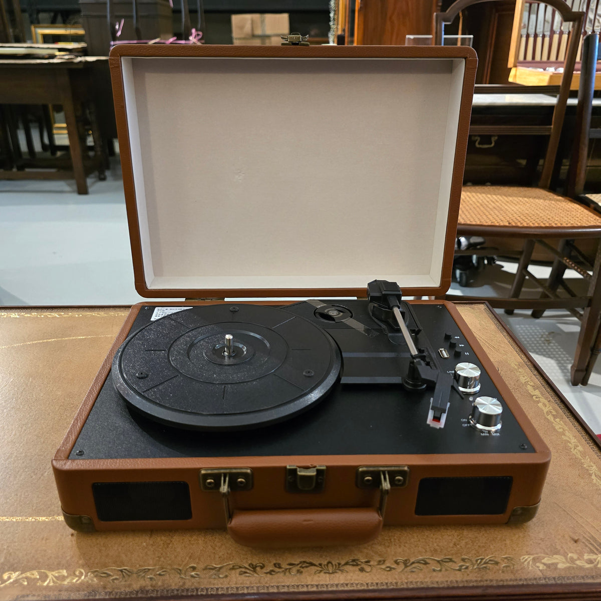 Vintage-Style Portable Suitcase Record Player with Speakers, Saddle Brown