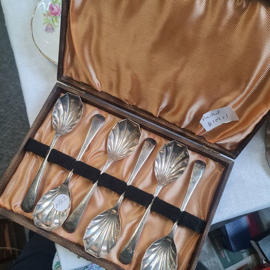 Lovely vintage desert spoon