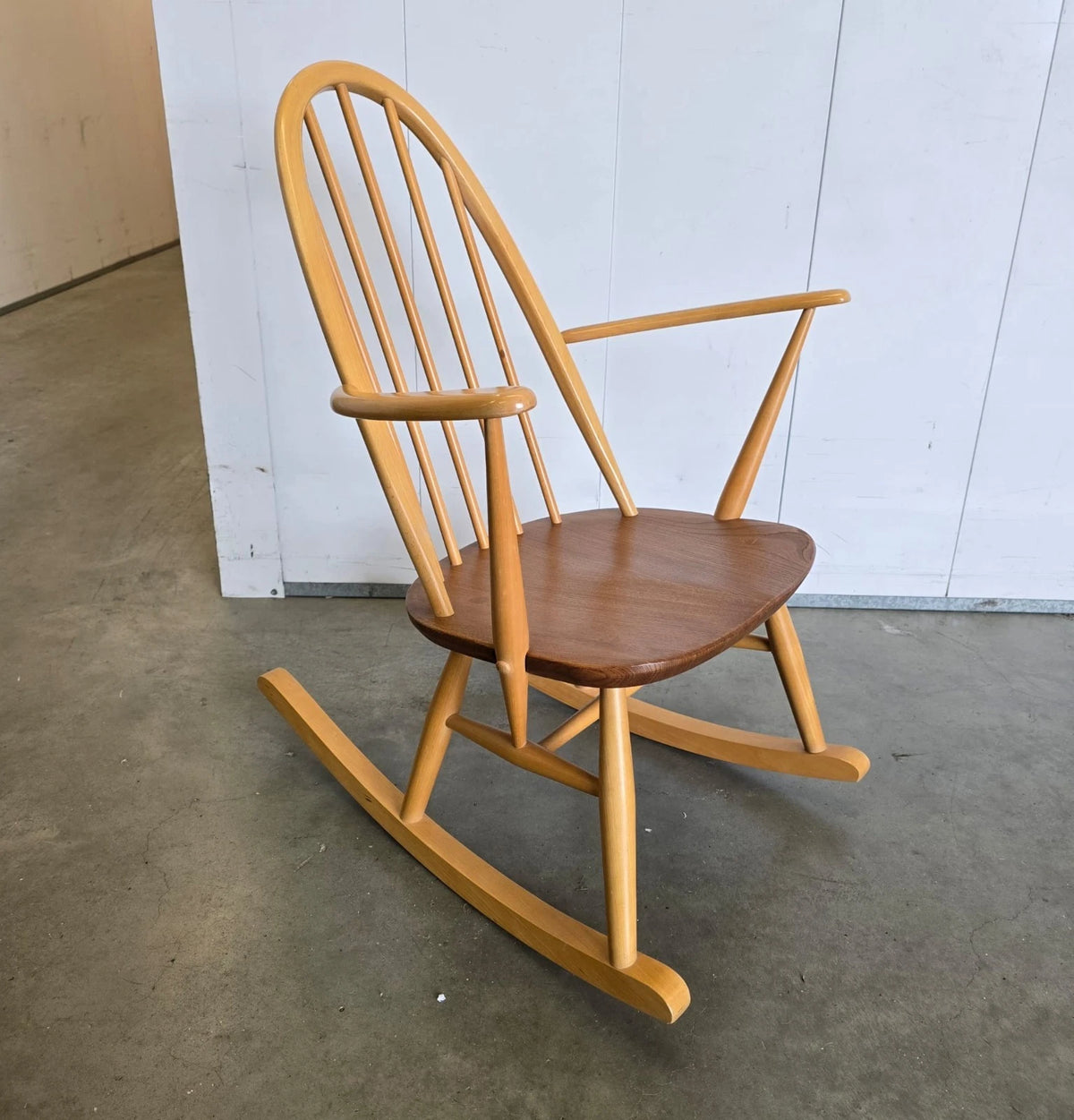 Ercol Windsor 428 Quaker Rocking Chair