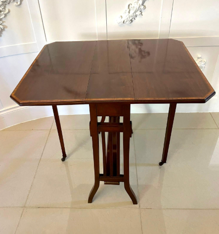 Edwardian High quality satinwood crossbanded Sutherland table