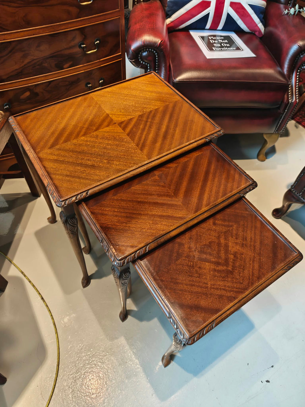 Queen Ann style Walnut nested table with Cabriole feet