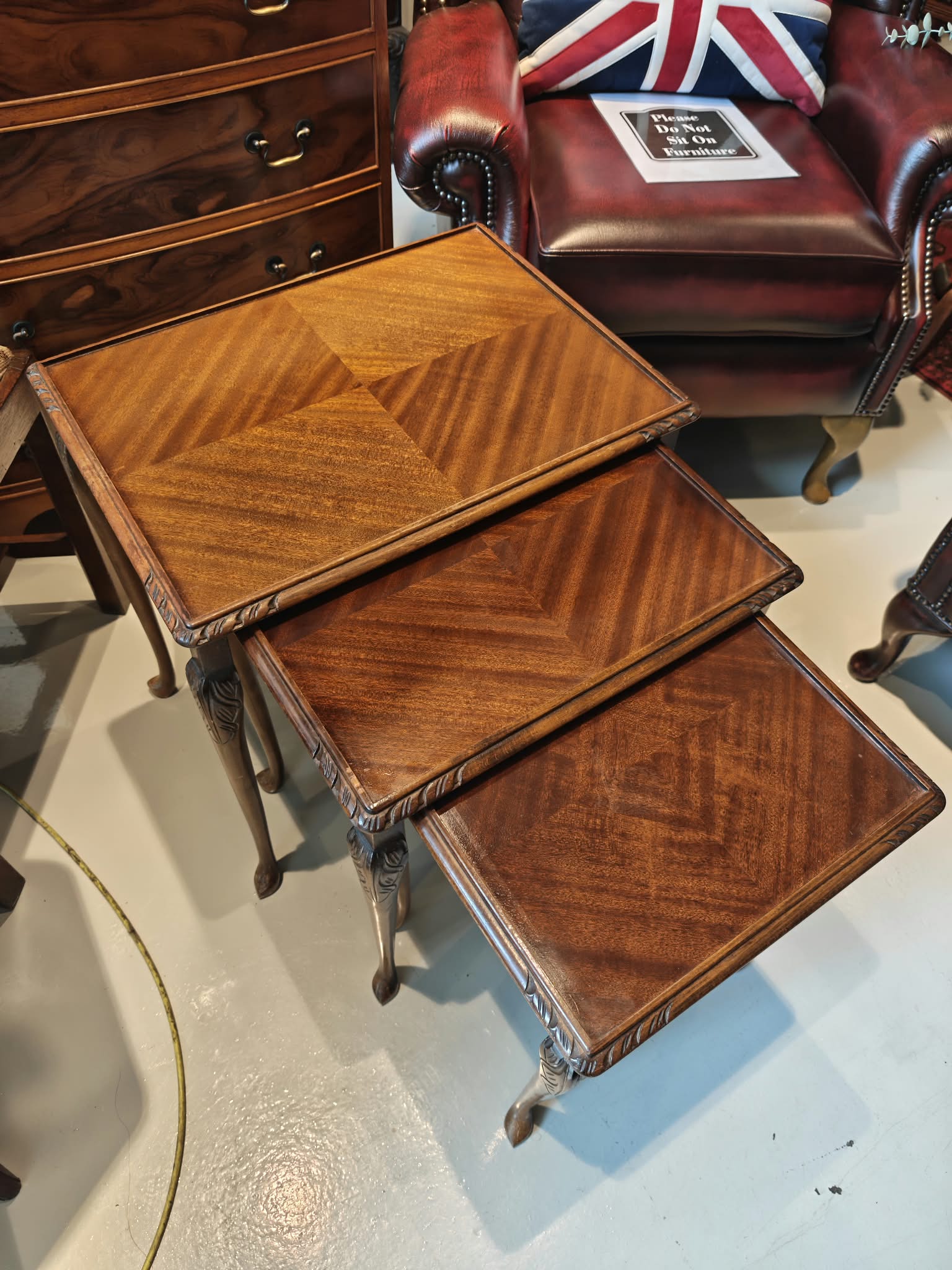 Queen Ann style Walnut nested table with Cabriole feet