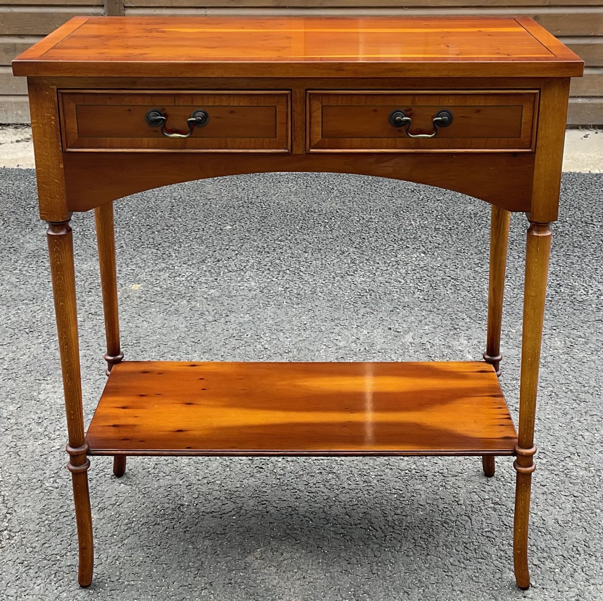 [Pre-Order]Good quality yew wood side table raised on turned legs.