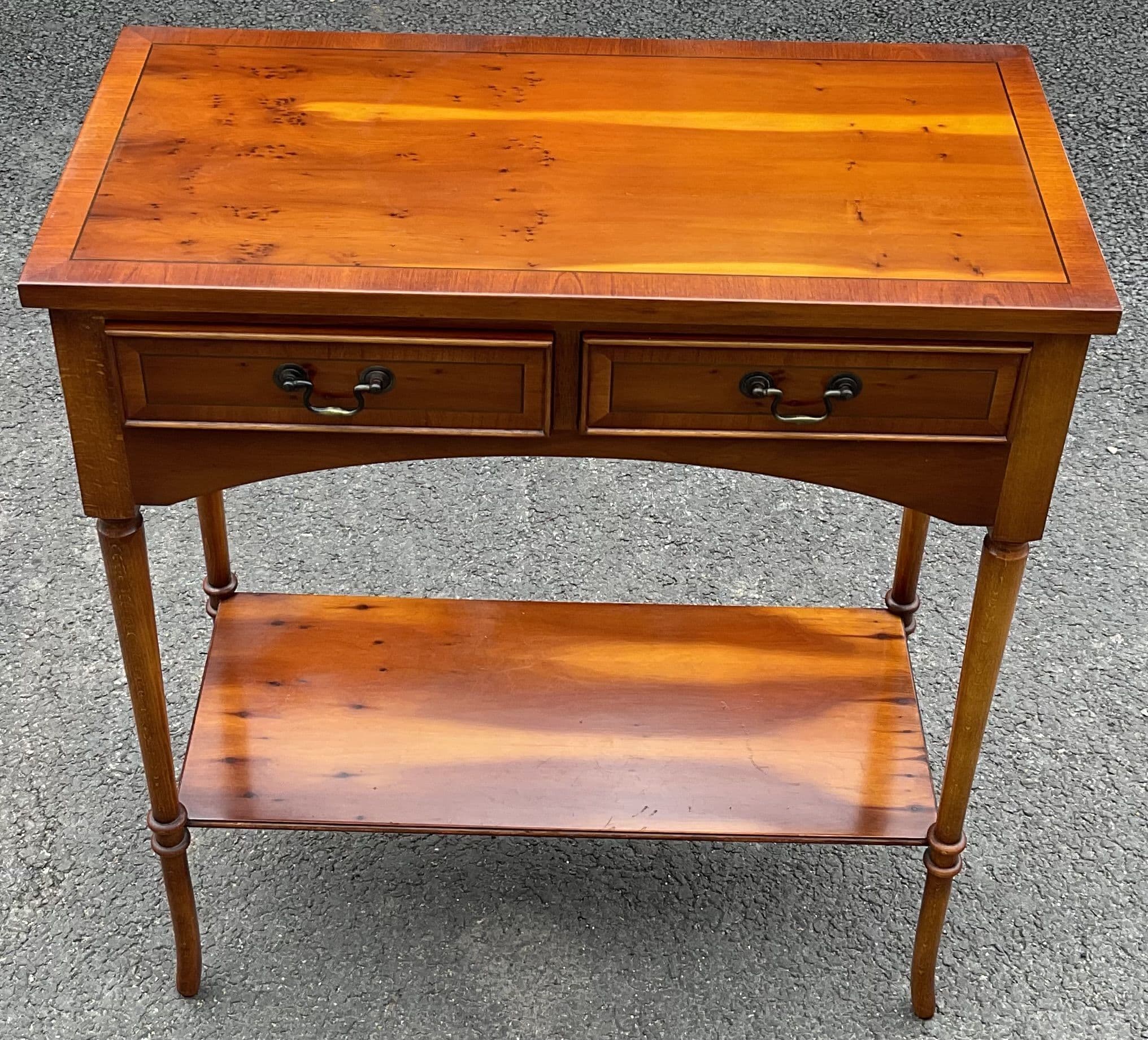 [Pre-Order]Good quality yew wood side table raised on turned legs.