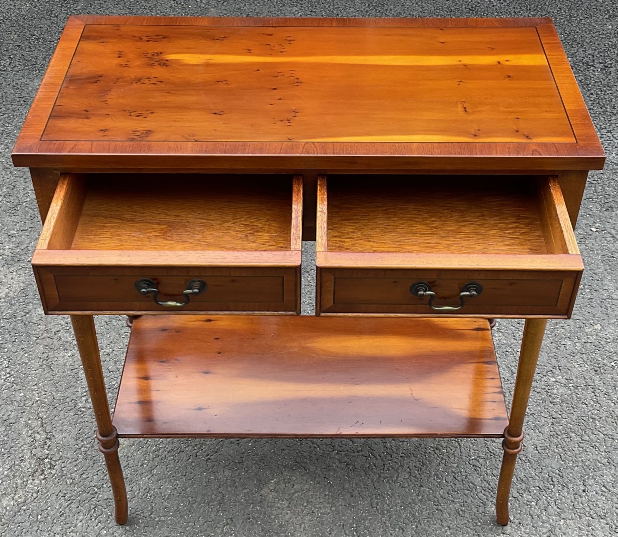 [Pre-Order]Good quality yew wood side table raised on turned legs.